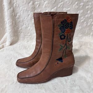 Tamaris leather boots with floral embroidery
